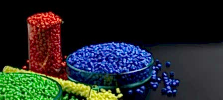 Blue,,Yellow,,Red,Granules,Of,Polypropylene,,Polyamide,In,A,Test
